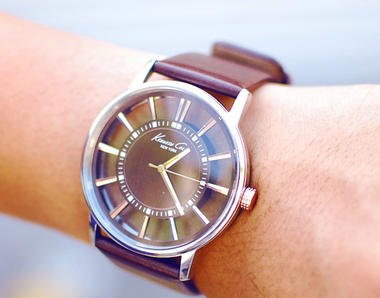 For those on a very tight budget i reccomend a brand called calithe all  watches under £70 : r/PrideAndPinion